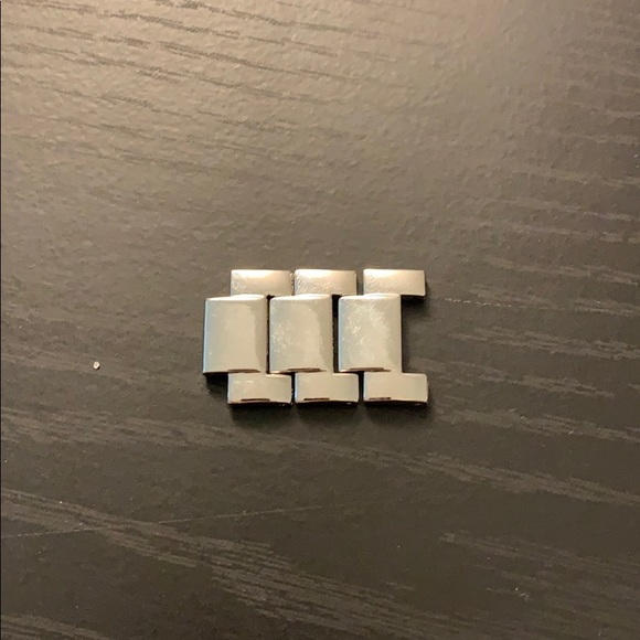 Geoffrey Beene watch chrome links - Picture 4 of 4